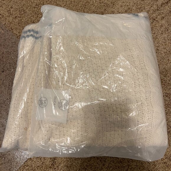 NEW WITH TAGS SEALED IN BAG Taylor Swift 2024 Authentic Folklore Cardigan - Picture 6 of 11